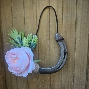 Floral Horse shoe Wall Hanging